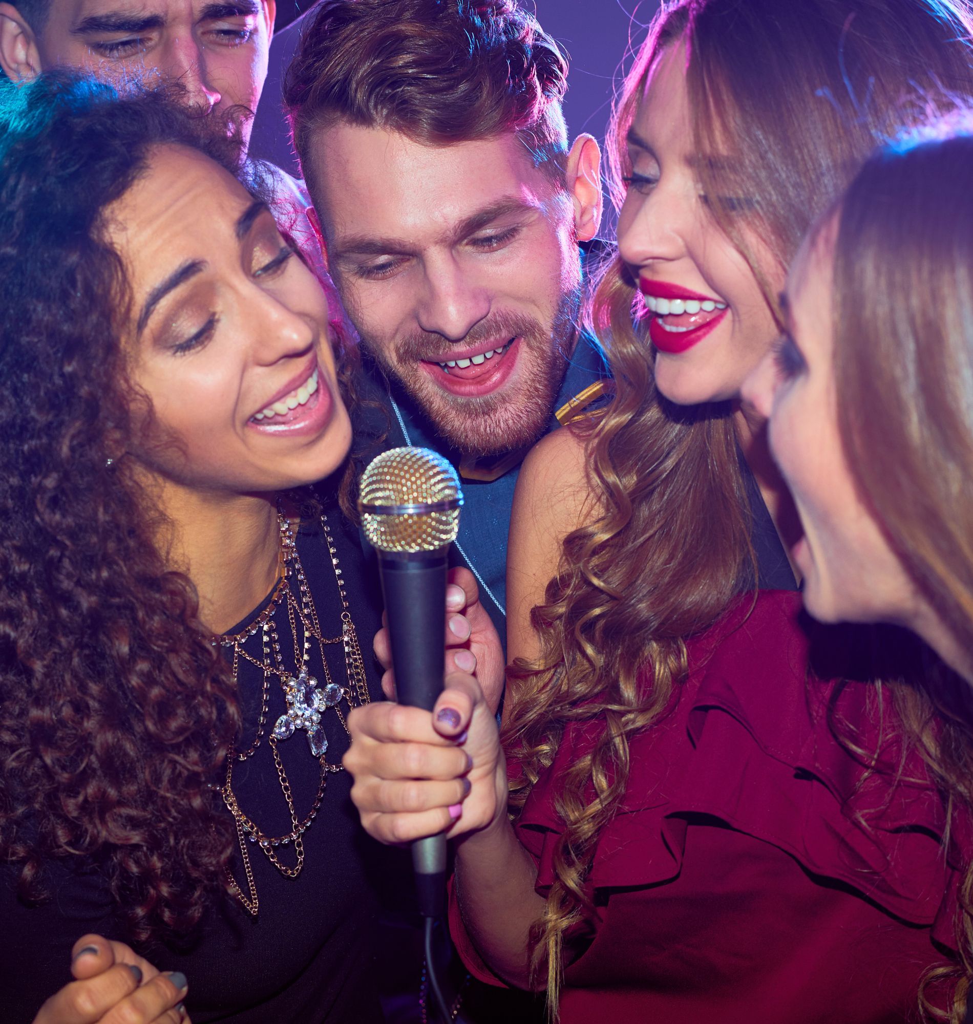 serata karaoke